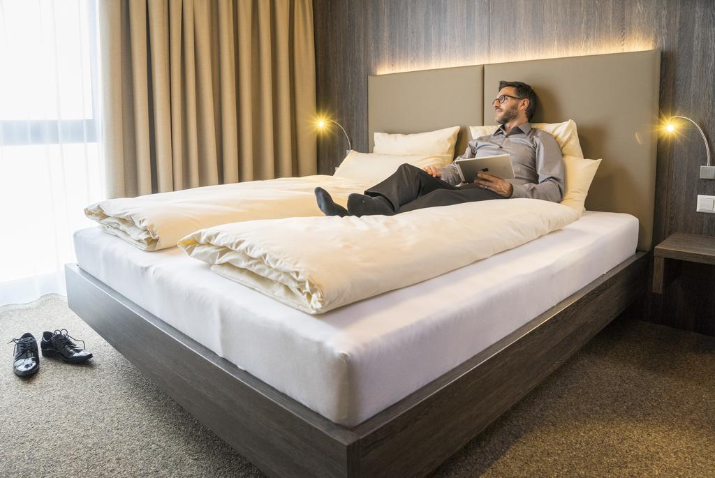 MY HOTEL Olching Zimmer foto